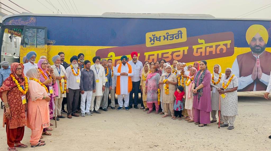 ਵਿਧਾਇਕ ਕੁਲਜੀਤ ਸਿੰਘ ਰੰਧਾਵਾ ਵੱਲੋਂ ਪੰਡਵਾਲਾ ਤੋਂ ਤੀਰਥ ਯਾਤਰੀਆਂ ਦੀ ਦਸਵੀਂ ਬੱਸ ਰਵਾਨਾ